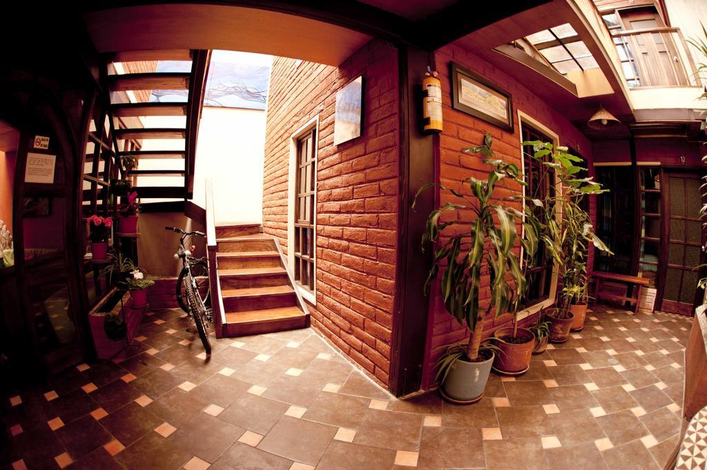 Hostel Casa Del Arupo Quito Exterior foto